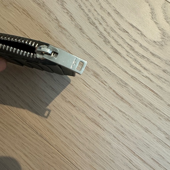 Authentic YSL card holder in excellent  condition - Picture 5 of 9